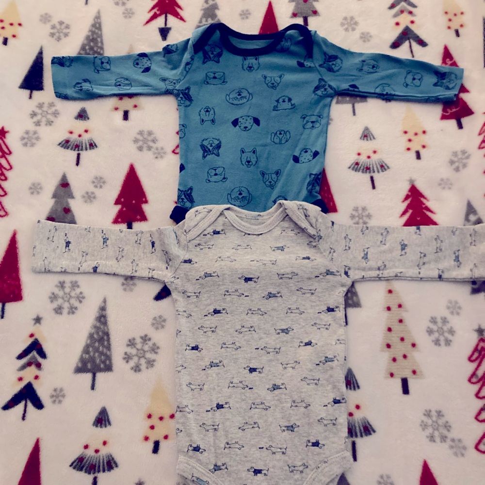Carter’s set of two boys long sleeve printed onesies